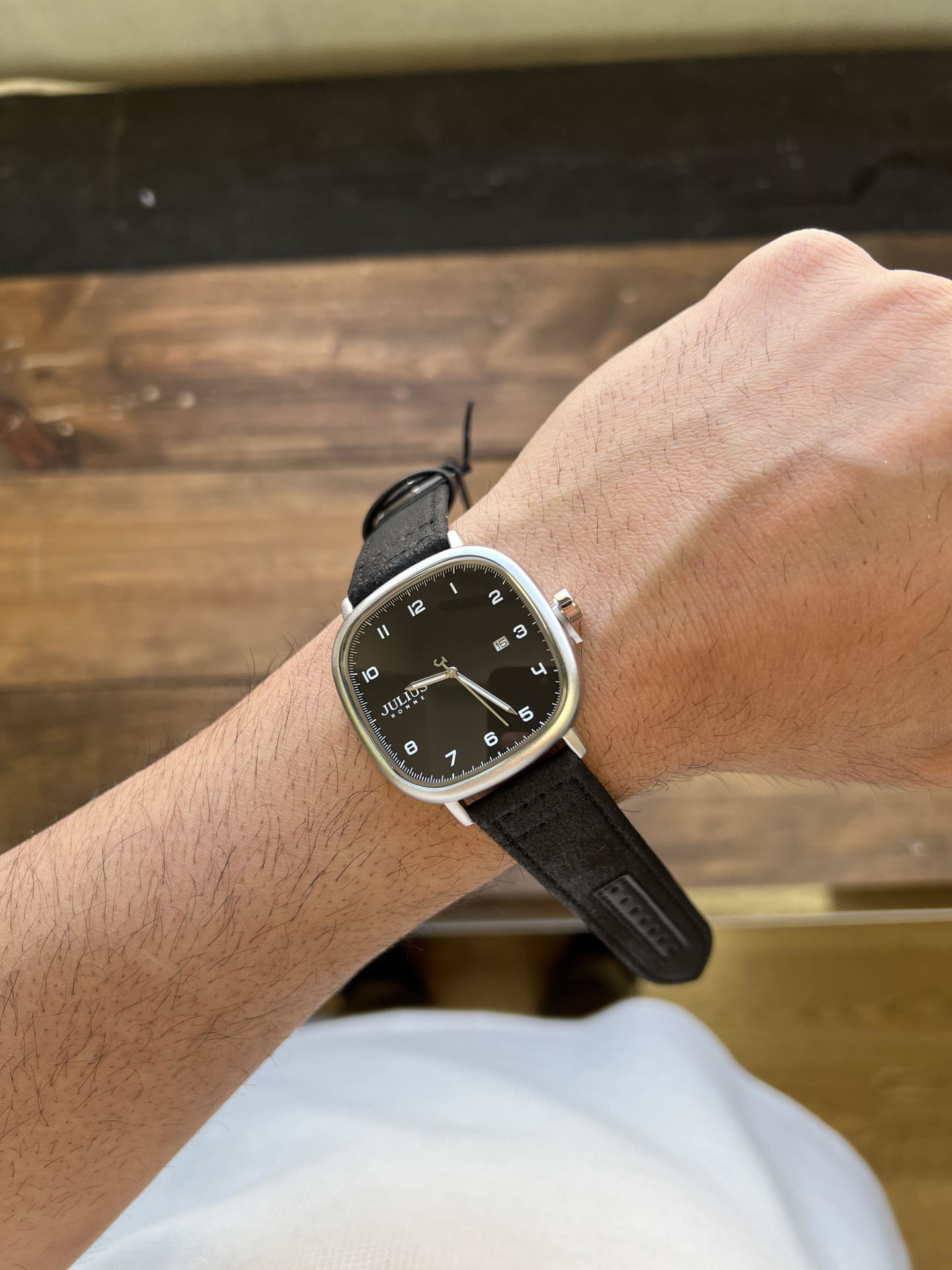 ساعت مچي مردانه بند برزنتي جوليوس مدل JAH-123A