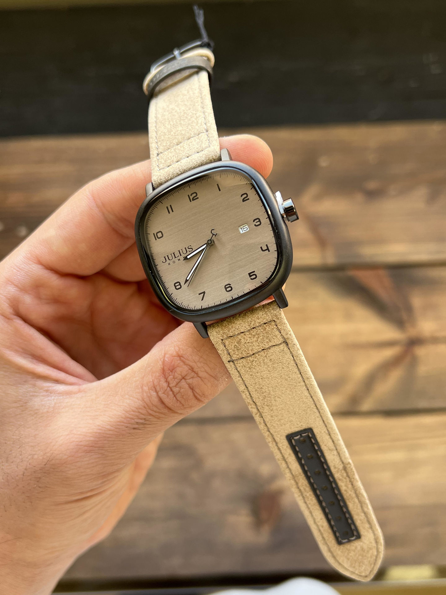 ساعت مچي مردانه بند برزنتي جوليوس مدل JAH-123B