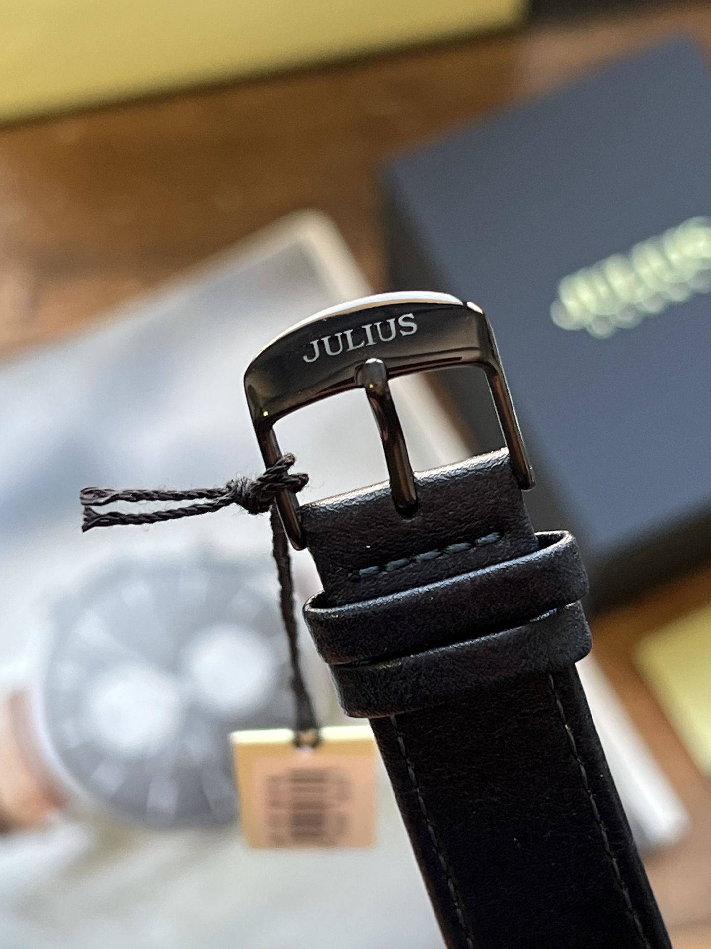 ساعت مچي مردانه بند چرمي جوليوس مدل JAH-101B