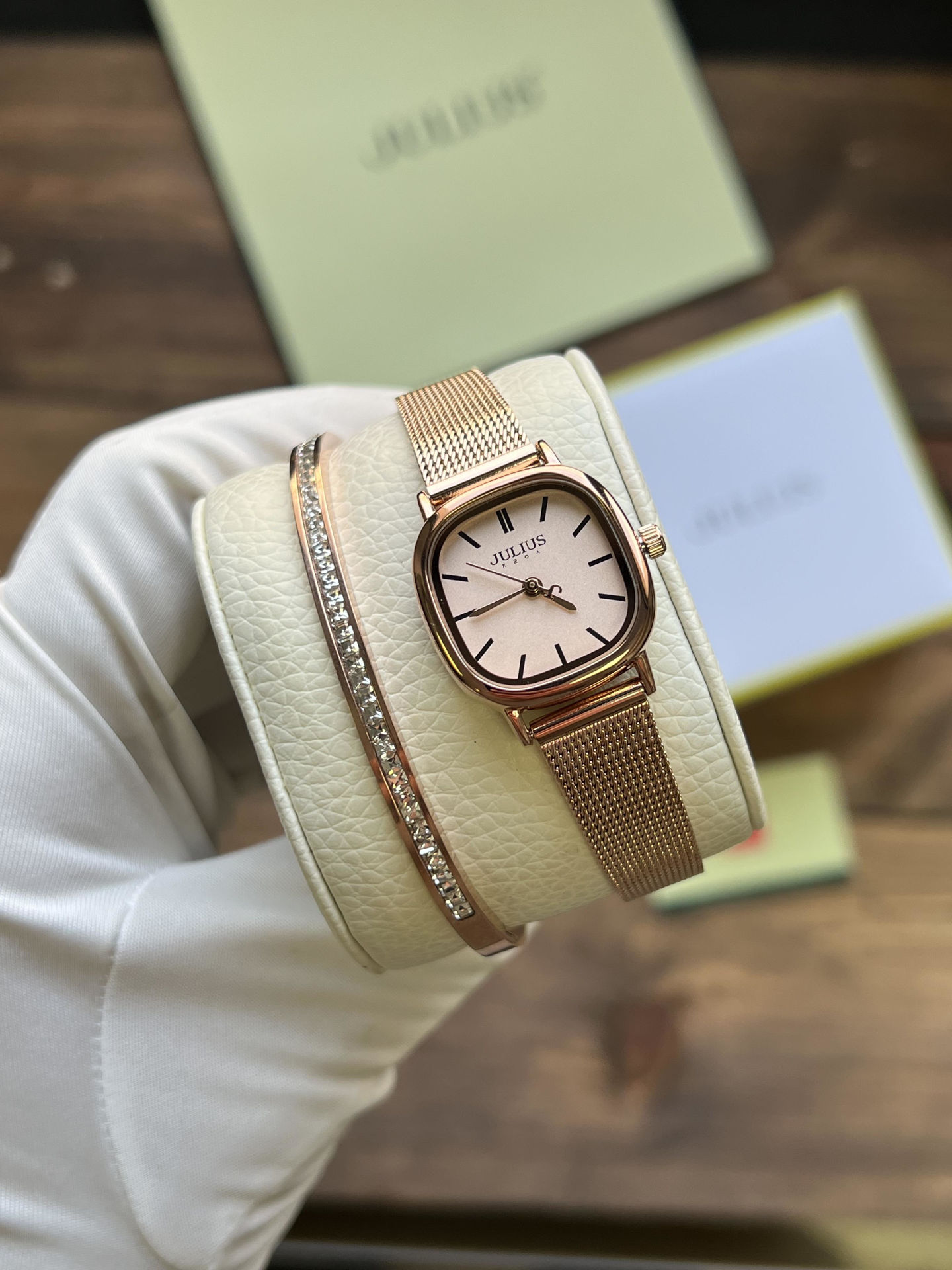 ساعت مچي بند حصيري زنانه جوليوس مدل JA-1360B