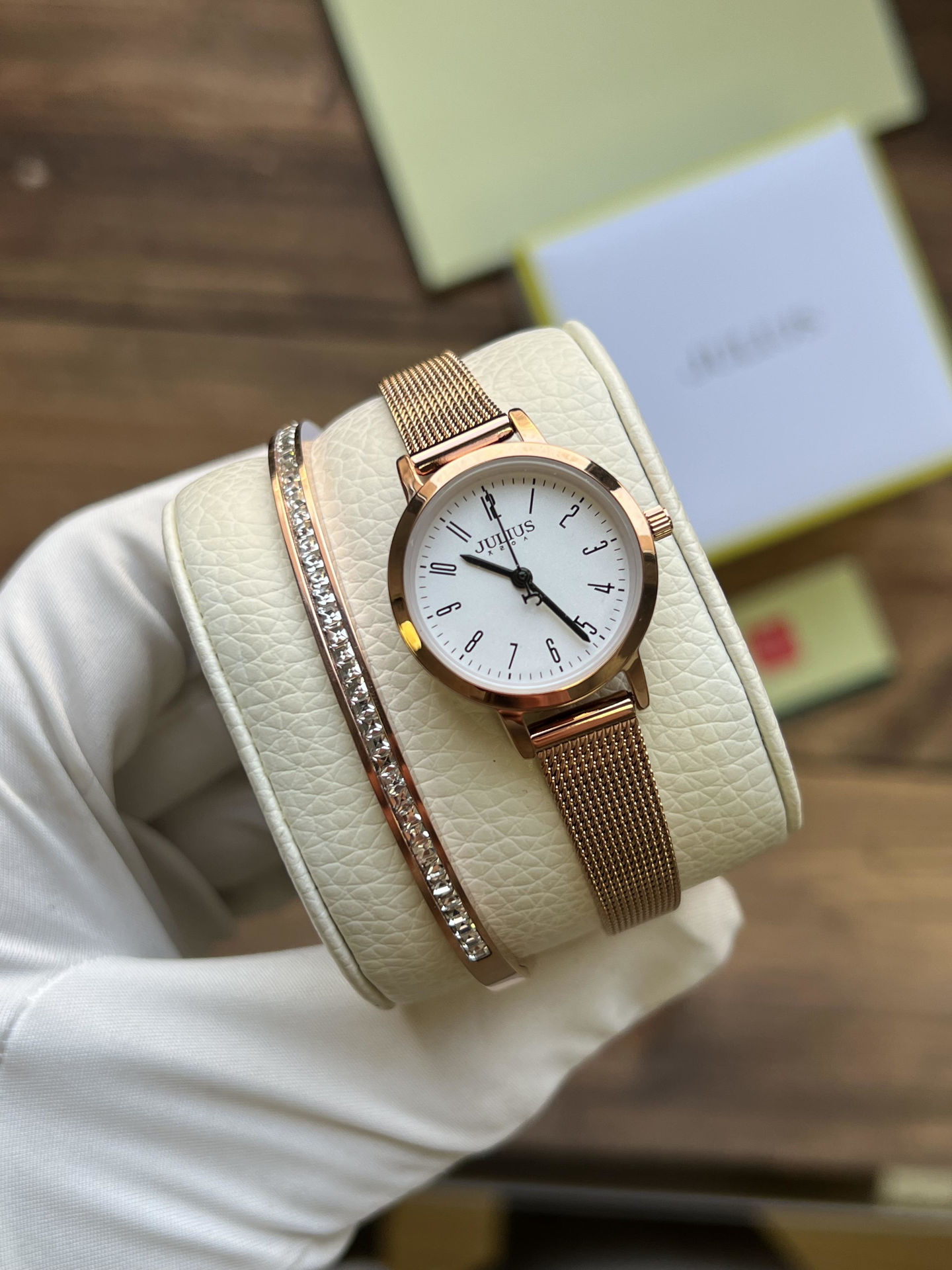 ساعت مچي زنانه گرد بندحصيري جوليوس مدل JA-1337B