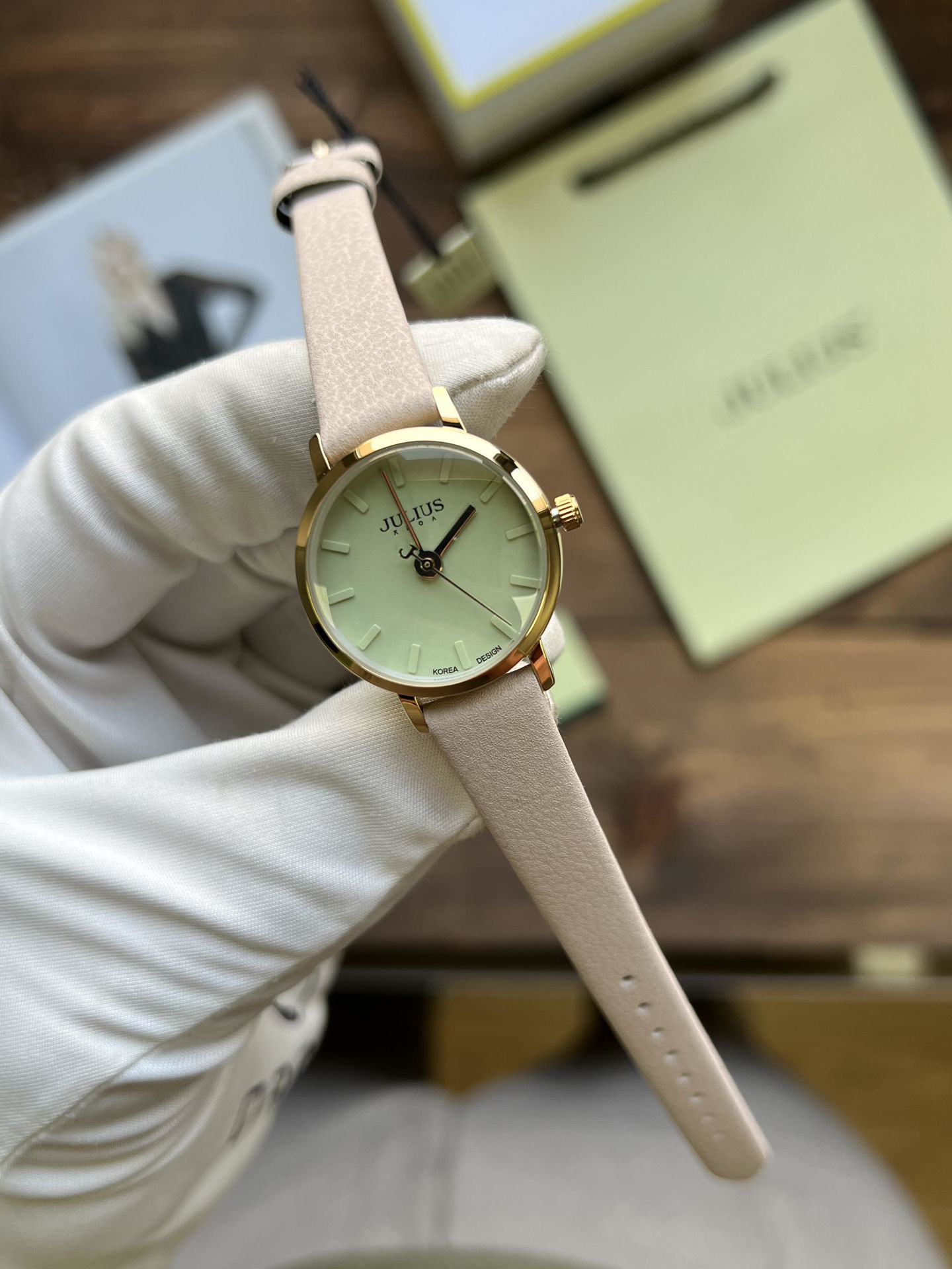 ساعت مچي زنانه بند چرمي جوليوس مدل JA-963B