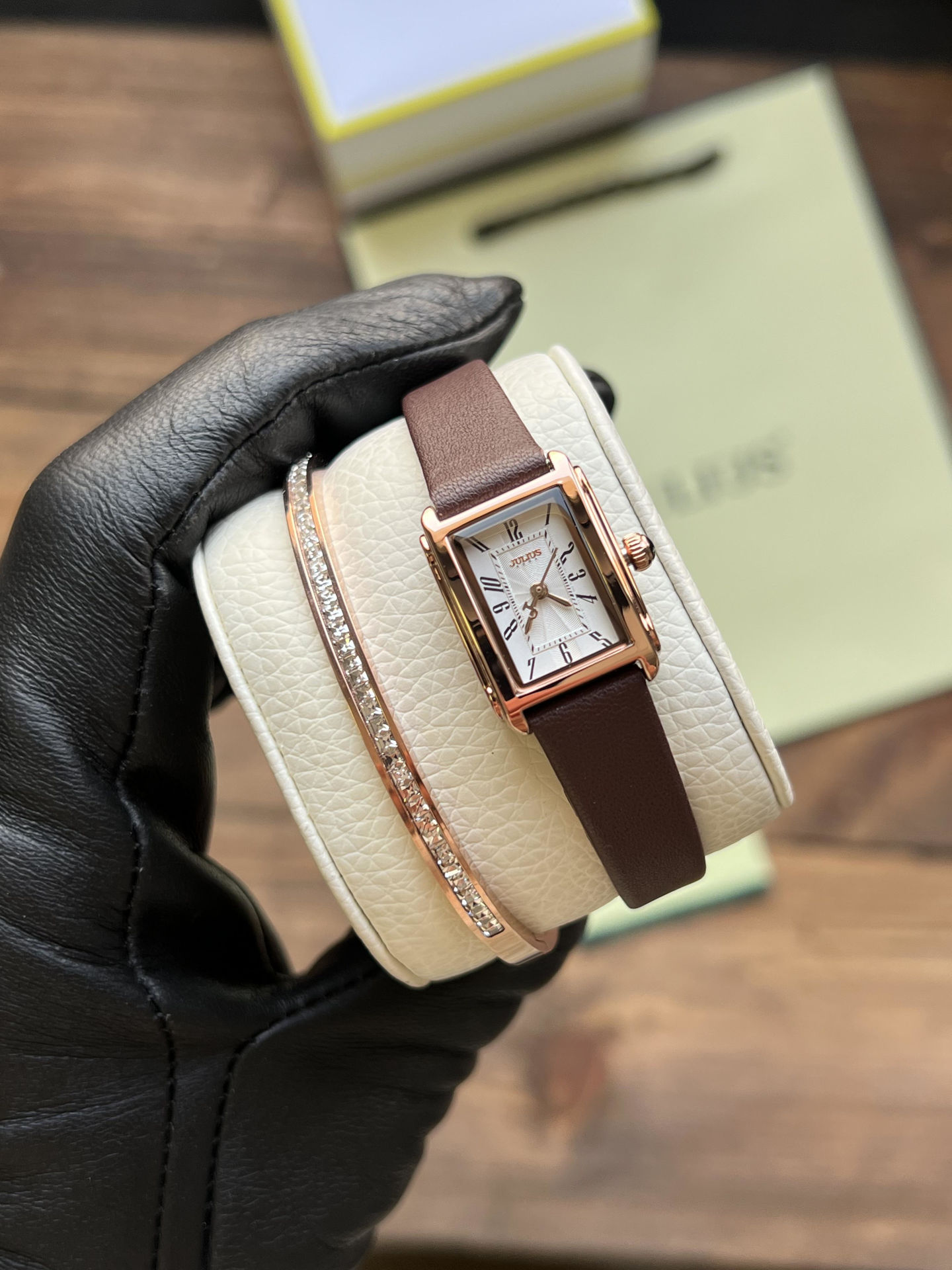 ساعت مچي زنانه بند چرمي جوليوس مدل JA-1457C