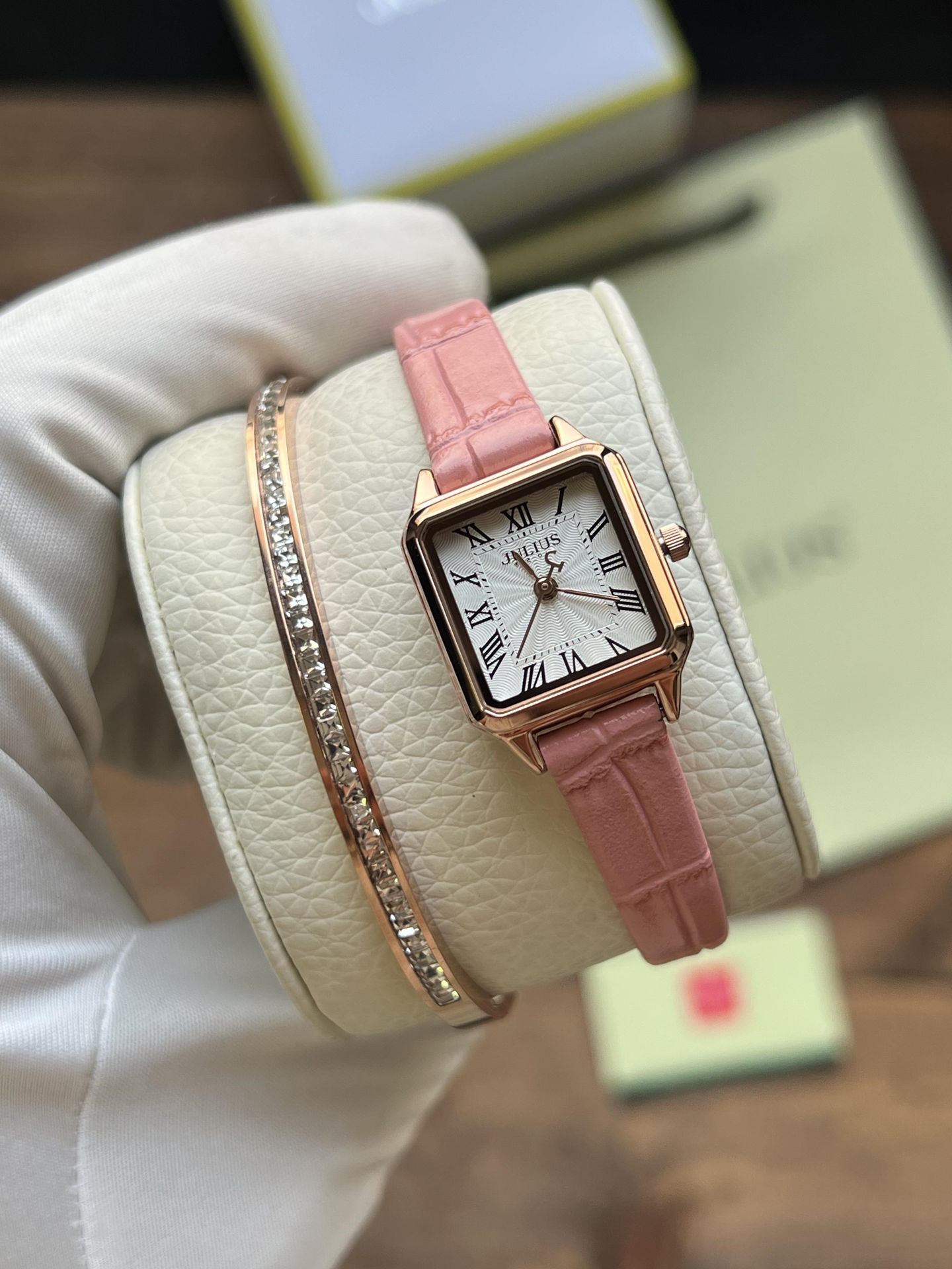 ساعت مچي زنانه بند چرمي جوليوس مدل JA-1493B