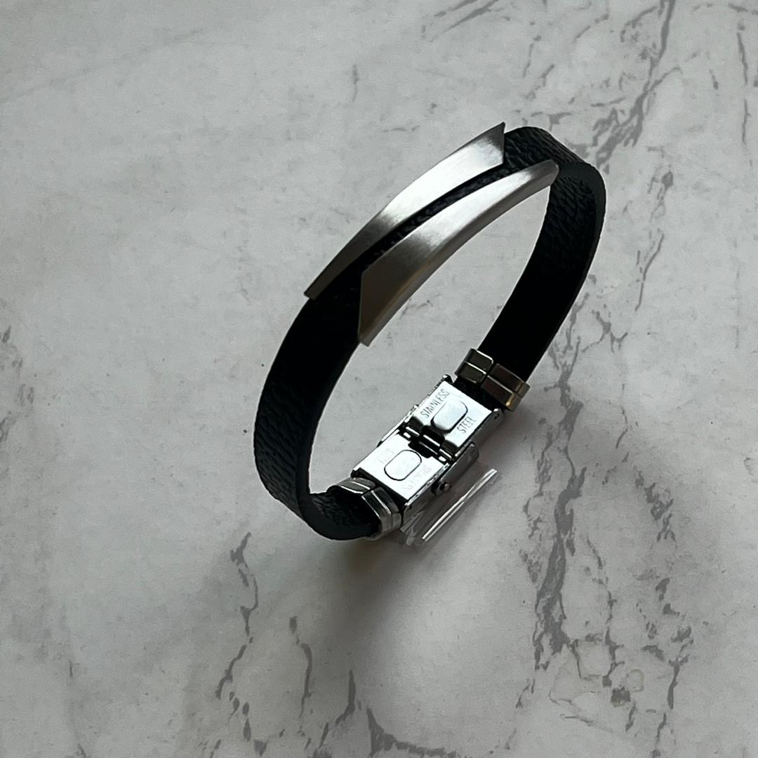دستبند چرم مردانه 1