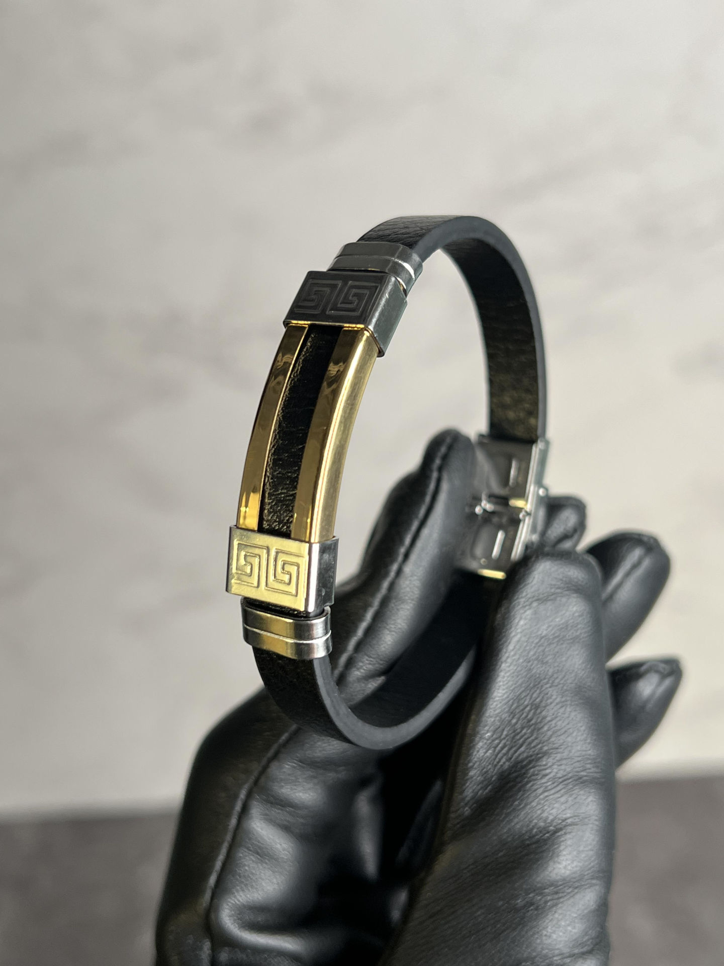 دستبند چرم مردانه 6