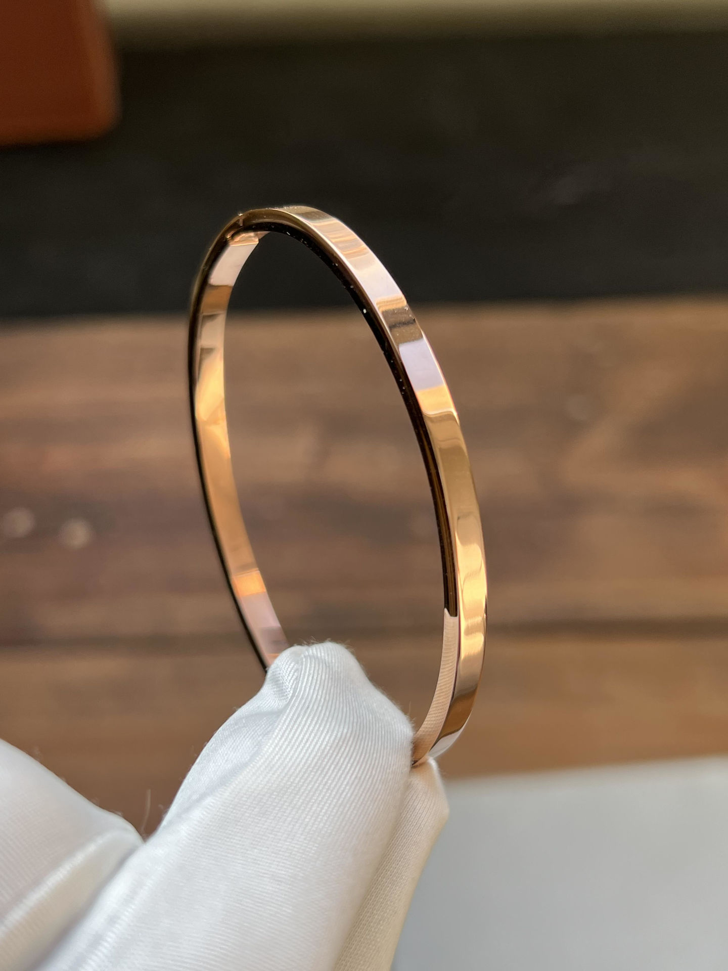 دستبند زنانه جولیوس مدل d200