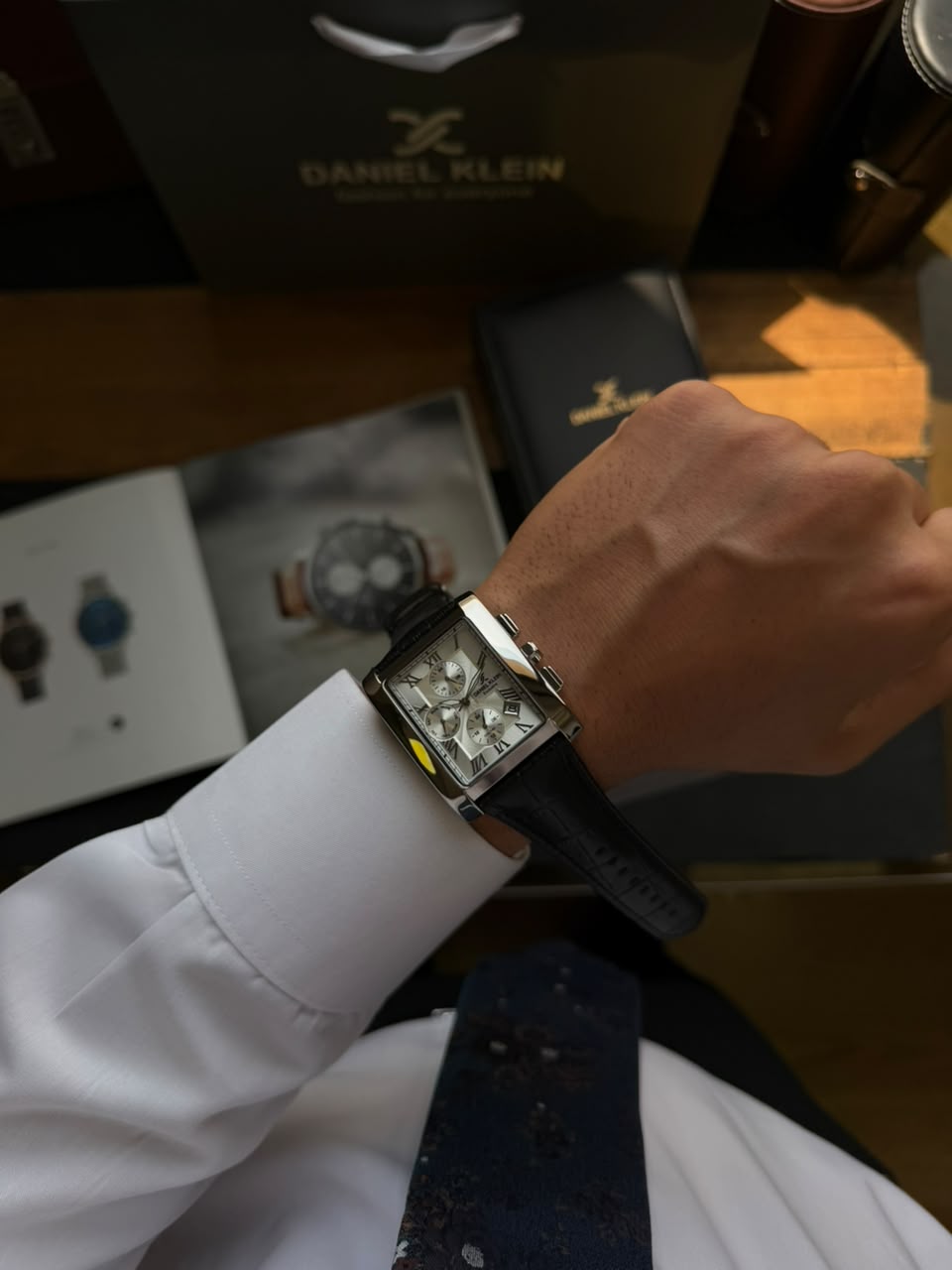ساعت مچی مردانه دنیل کلین daniel klein اورجینال مدل DK-1-14249-1