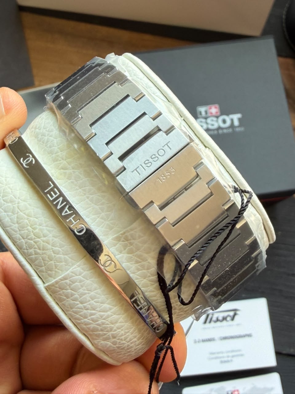 ساعت مچی ست مردانه و زنانه تیسوت Tissot اورجینال مدل T137.410.11.031.00 C