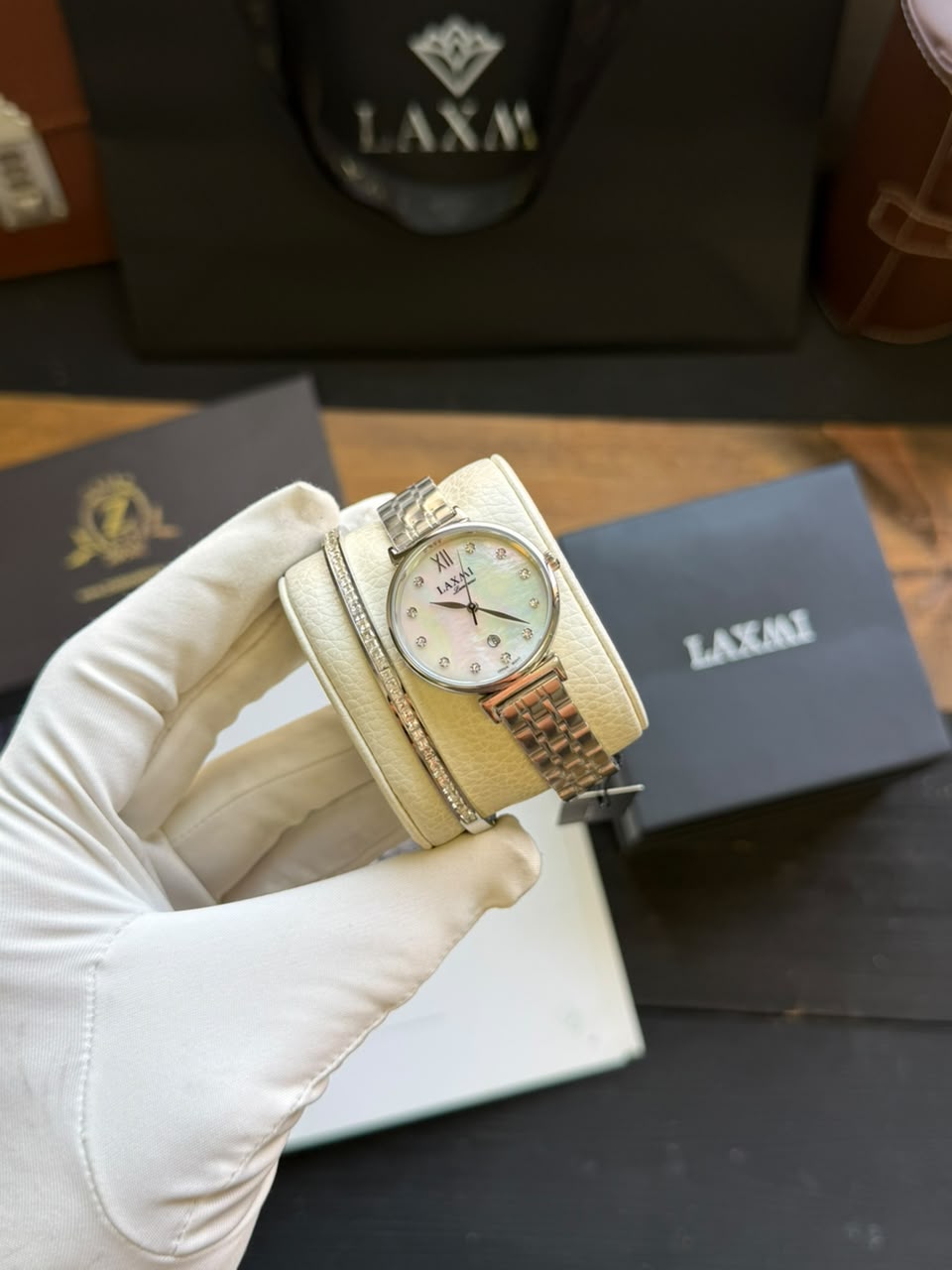 ساعت مچی زنانه لاکسمی LAXMI اورجینال مدل LA-8141-3L