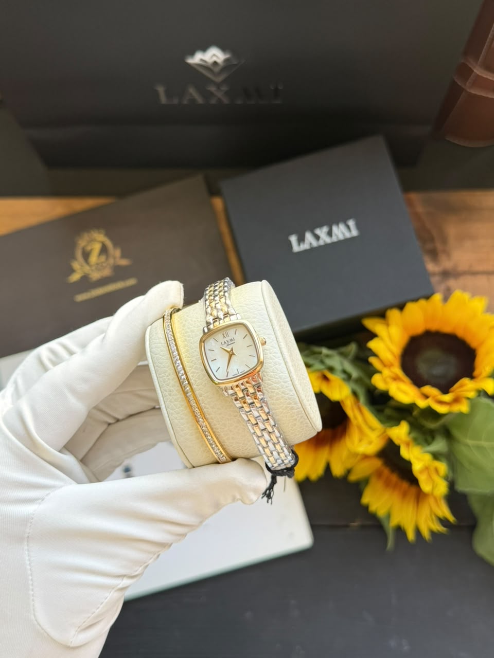 ساعت مچی زنانه لاکسمی LAXMI اورجینال مدل LA-8174-4