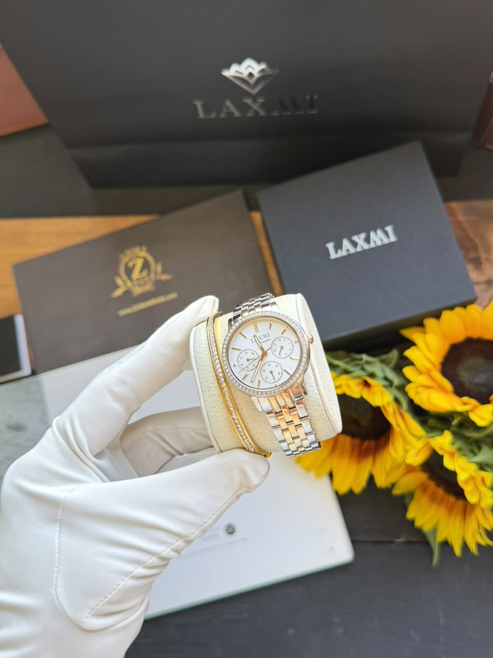 ساعت مچی زنانه لاکسمی LAXMI اورجینال مدل LA-8143-4
