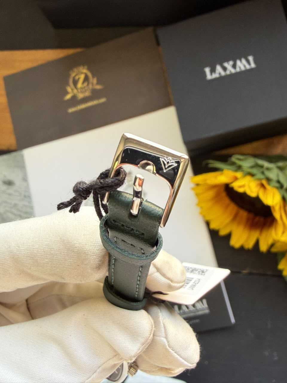 ساعت مچی زنانه لاکسمی LAXMI اورجینال مدل LA-8233-4